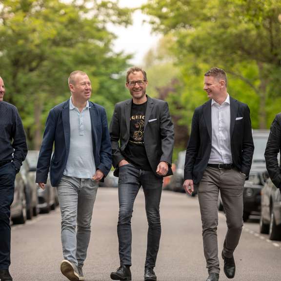 Joining forces: the British anti-fraud company Sphonic becomes part of Norwegian Signicat. From left: Terry Chow, Chief Operating Officer of Sphonic; Andy Lee, founder and CEO of Sphonic; Asger Hattel, CEO of Signicat; Joakim Harging, Chief Enterprise for the Nordics and the United Kingdom at Signicat; and Riten Gohil, partner in Sphonic.